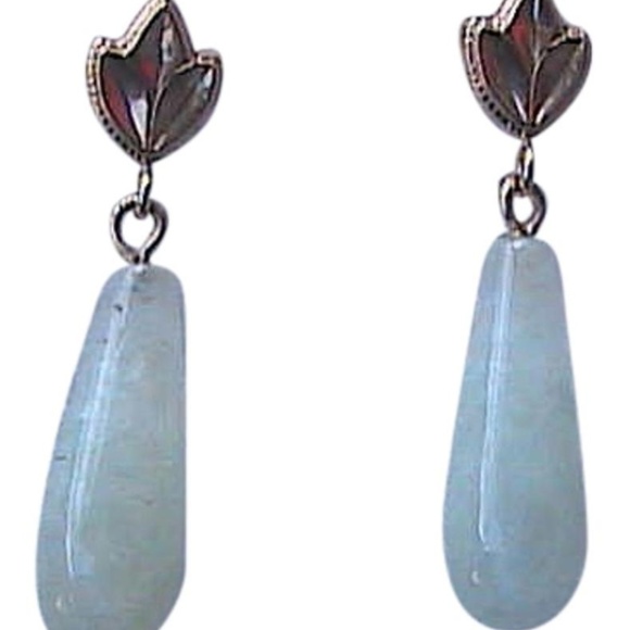 14k Yellow Gold Jade Small Dangling Earrings (#1) - Picture 1 of 6